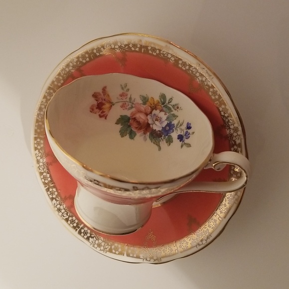 Aynsley Vintage C568 Teacup & Saucer Set Bone China Floral / Salmon, gold - Picture 9 of 17